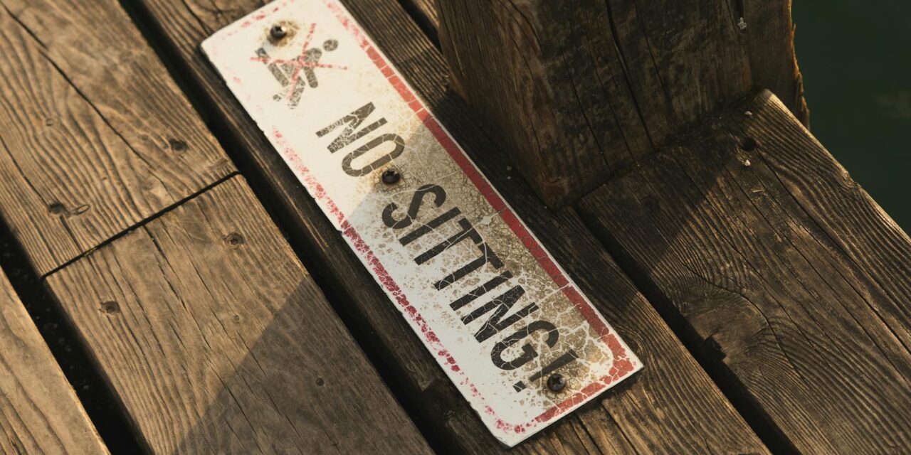 iPhone Safety Trick: Blur Explicit Images in Messages and AirDrop Before Viewing